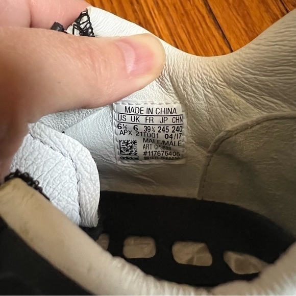 Adidas Yohji Yamamoto Y-3 Pureboost black/white size 6.5 lightly worn. - Picture 4 of 9